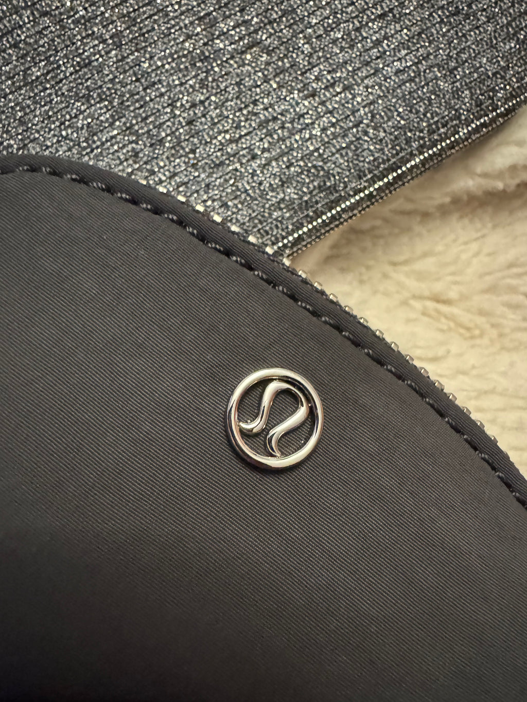 Lululemon NEW Dual Pouch Wristlet Glitter Silver Black  LW9FRWS