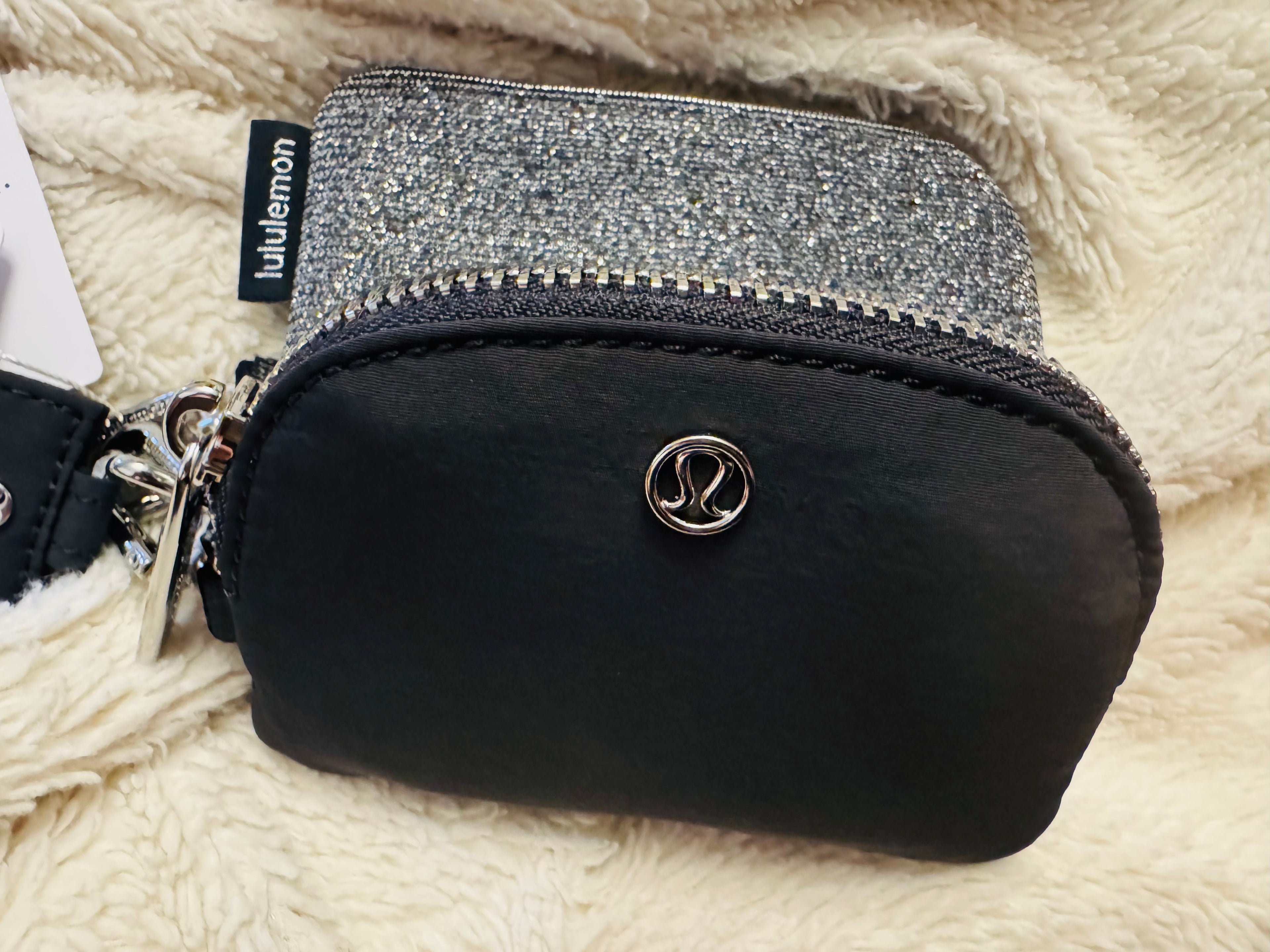 Lululemon NEW Dual Pouch Wristlet Glitter Silver Black  LW9FRWS
